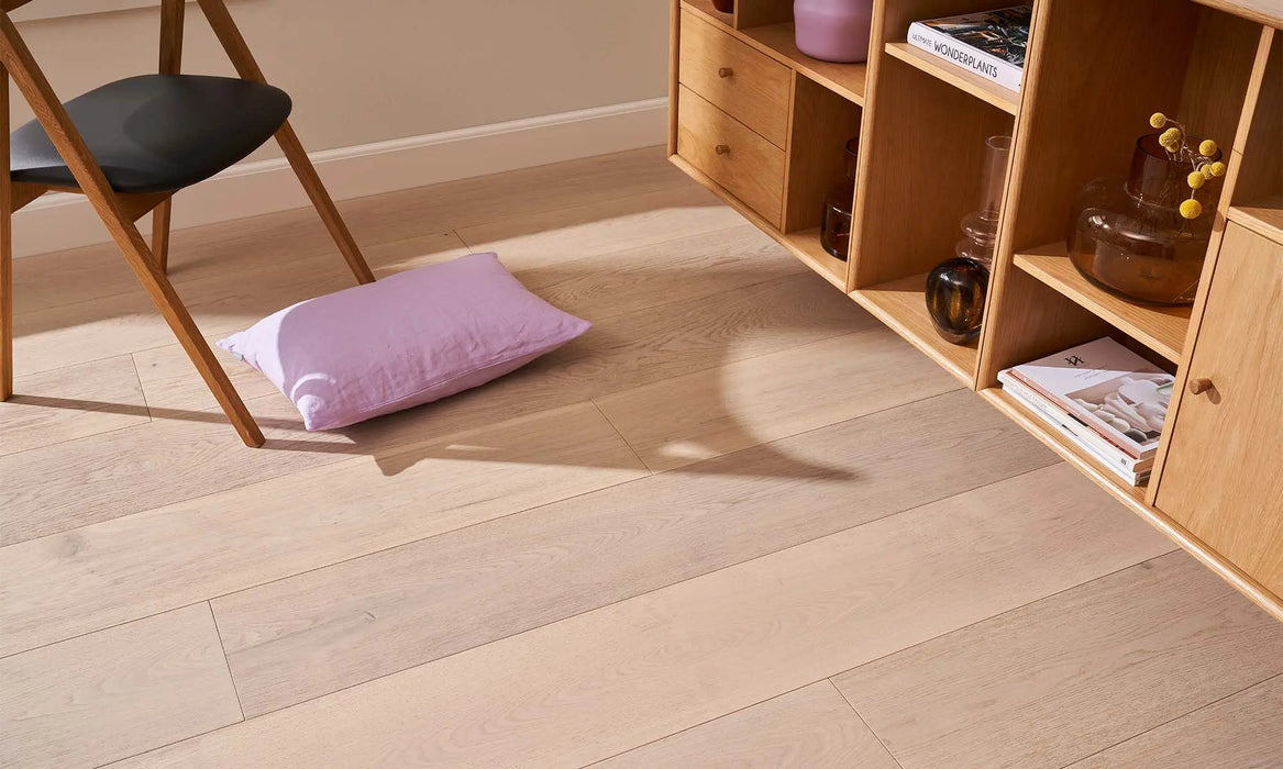 Eg Herregårdsplank 260 mm - Invisible Matlak, Børstet